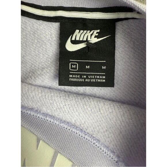 Nike Essentials Sweatshirt Womens Medium Purple Fleece Lined Crewneck Sportswear - Picture 3 of 6